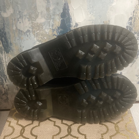 NEW  Women’s Dr. Martens Adrian Quad Platform Black Loafers with Tassels - Picture 8 of 16